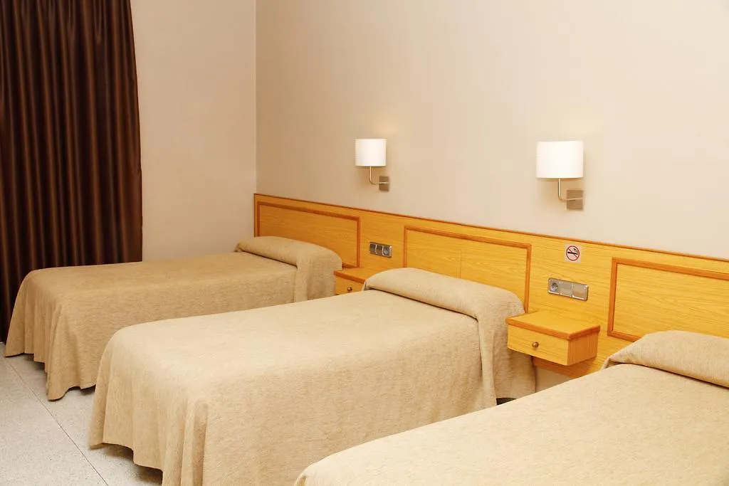 Hostal Nuevo Colon Barcelona Guest house