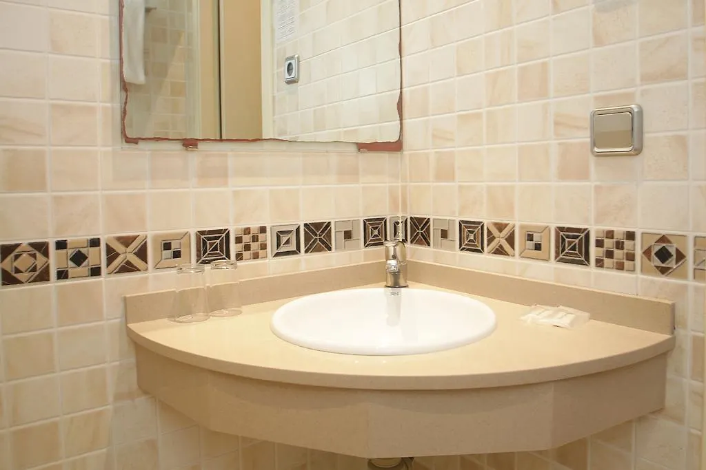 Hostal Nuevo Colon Barcelona Guest house